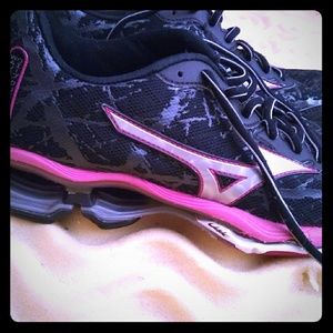 Exercise or everyday use tennis shoes.